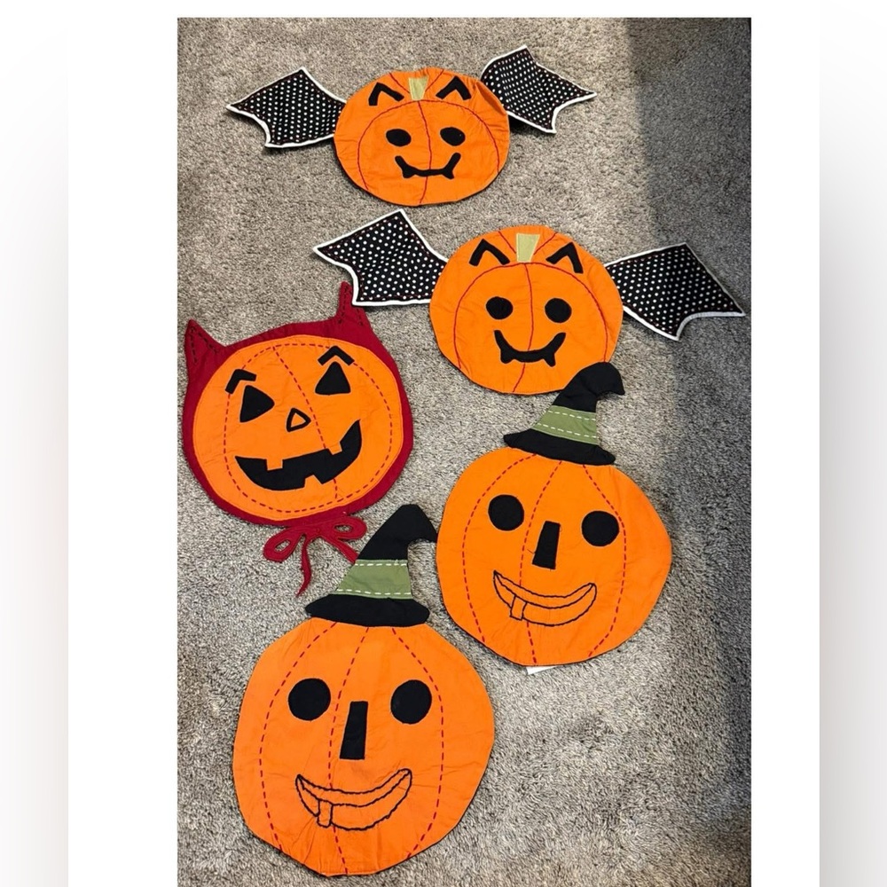 Pottery barn kids Halloween placemats pumpkins 🎃 bats unused